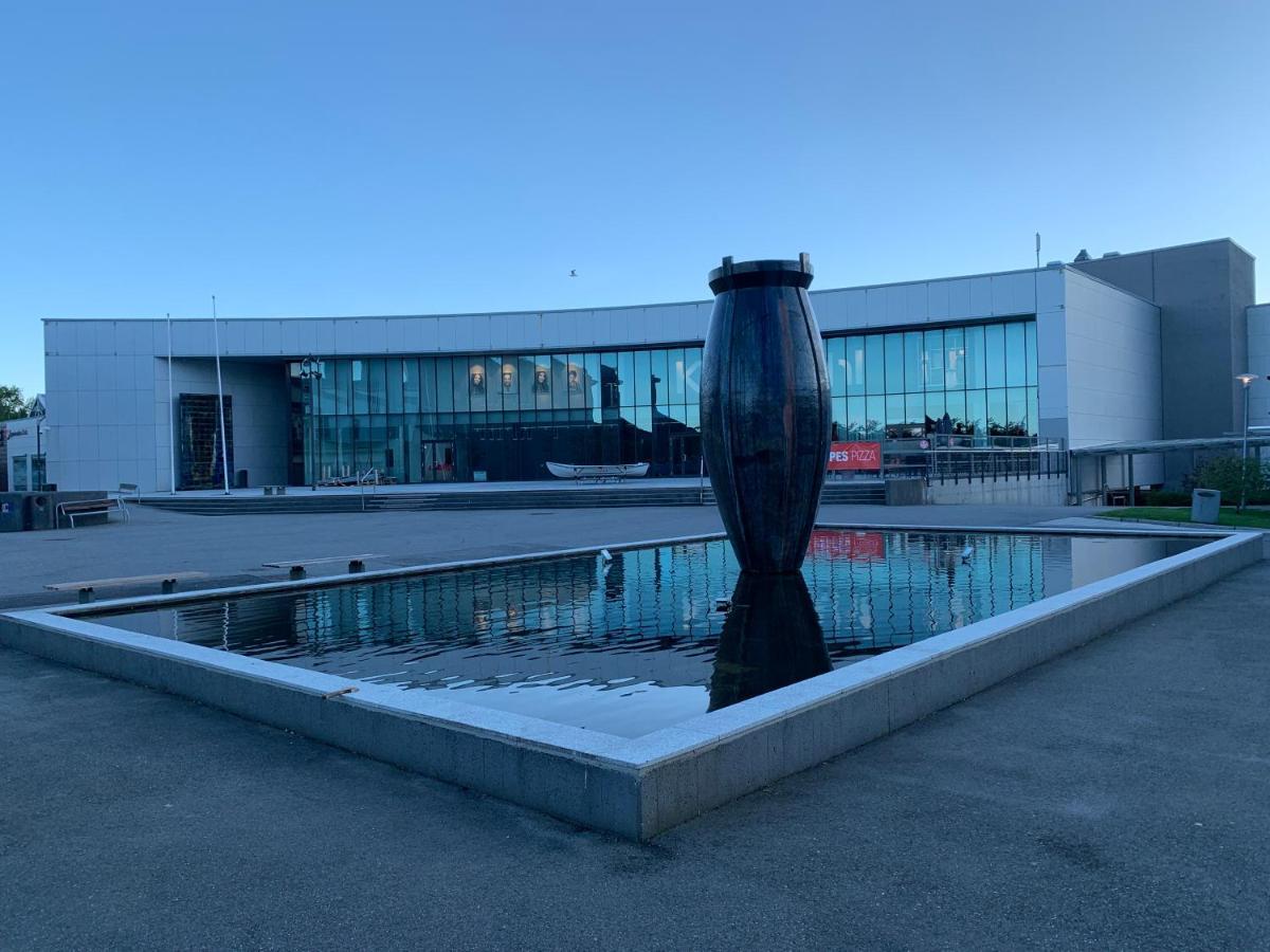 Husnes Sentrum Hotell Exterior photo
