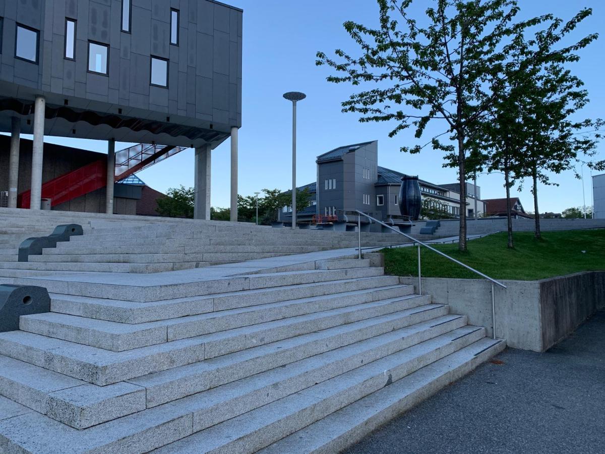 Husnes Sentrum Hotell Exterior photo